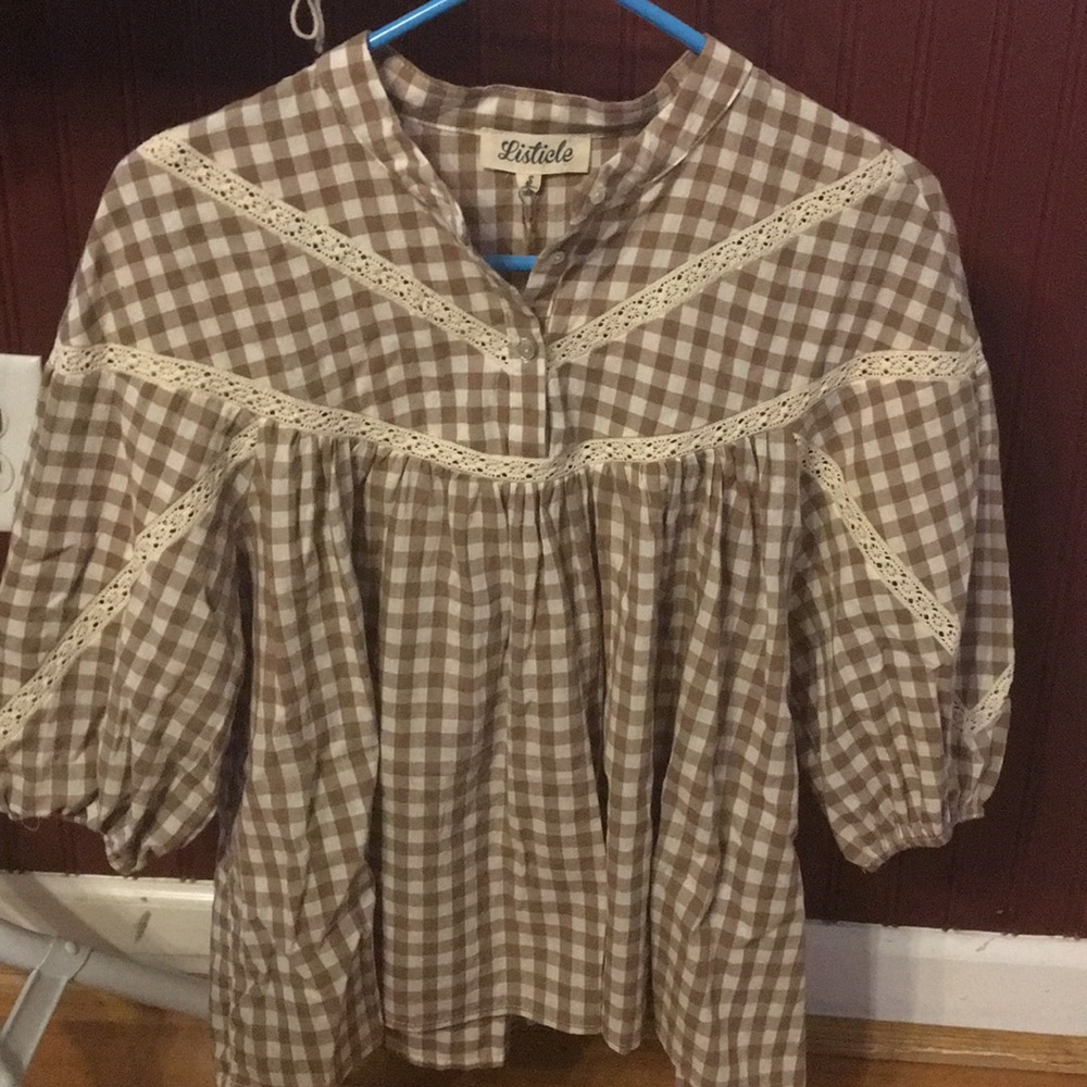 NWT trendy top